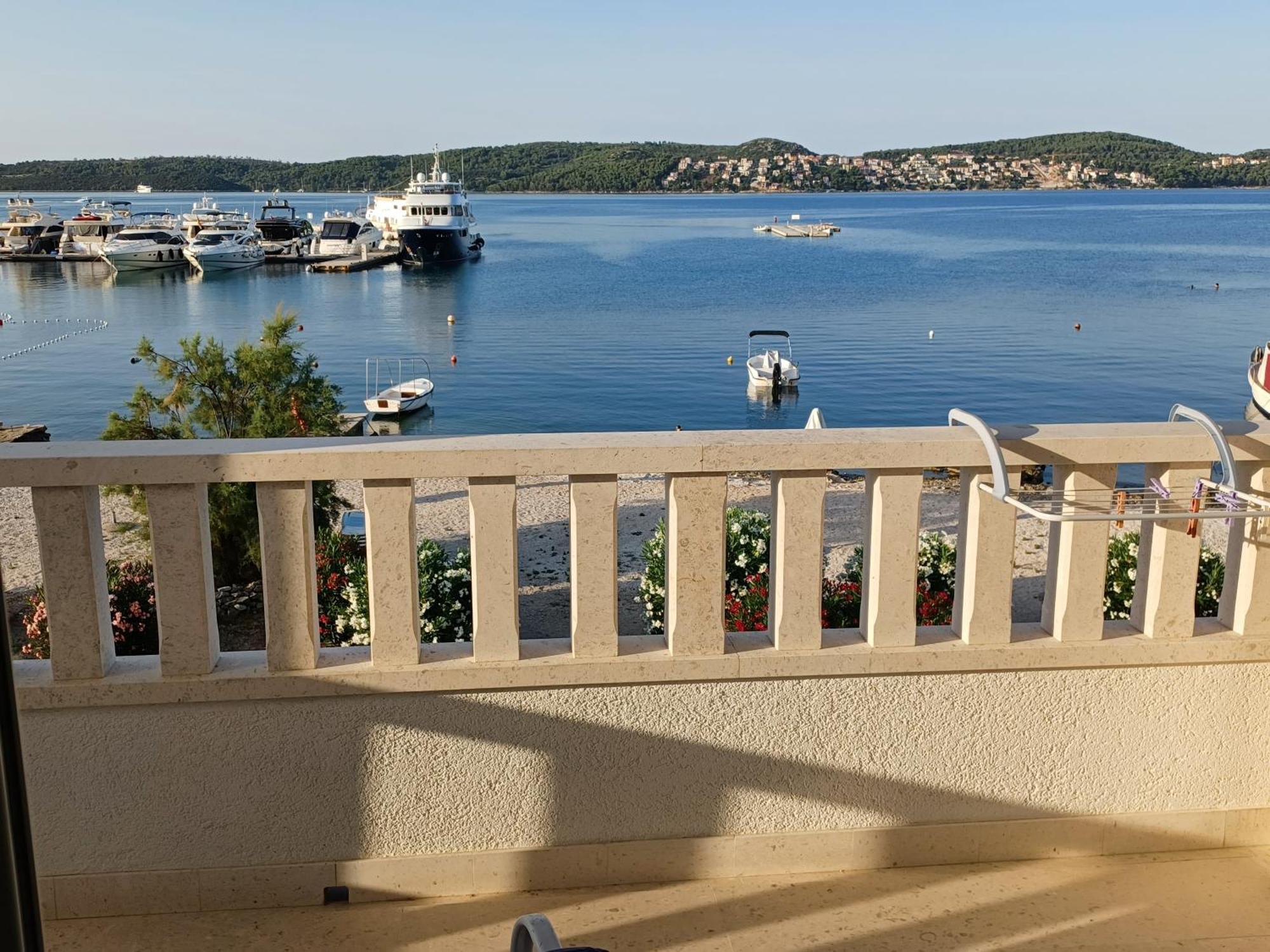 Apartments Amor Trogir Exterior photo
