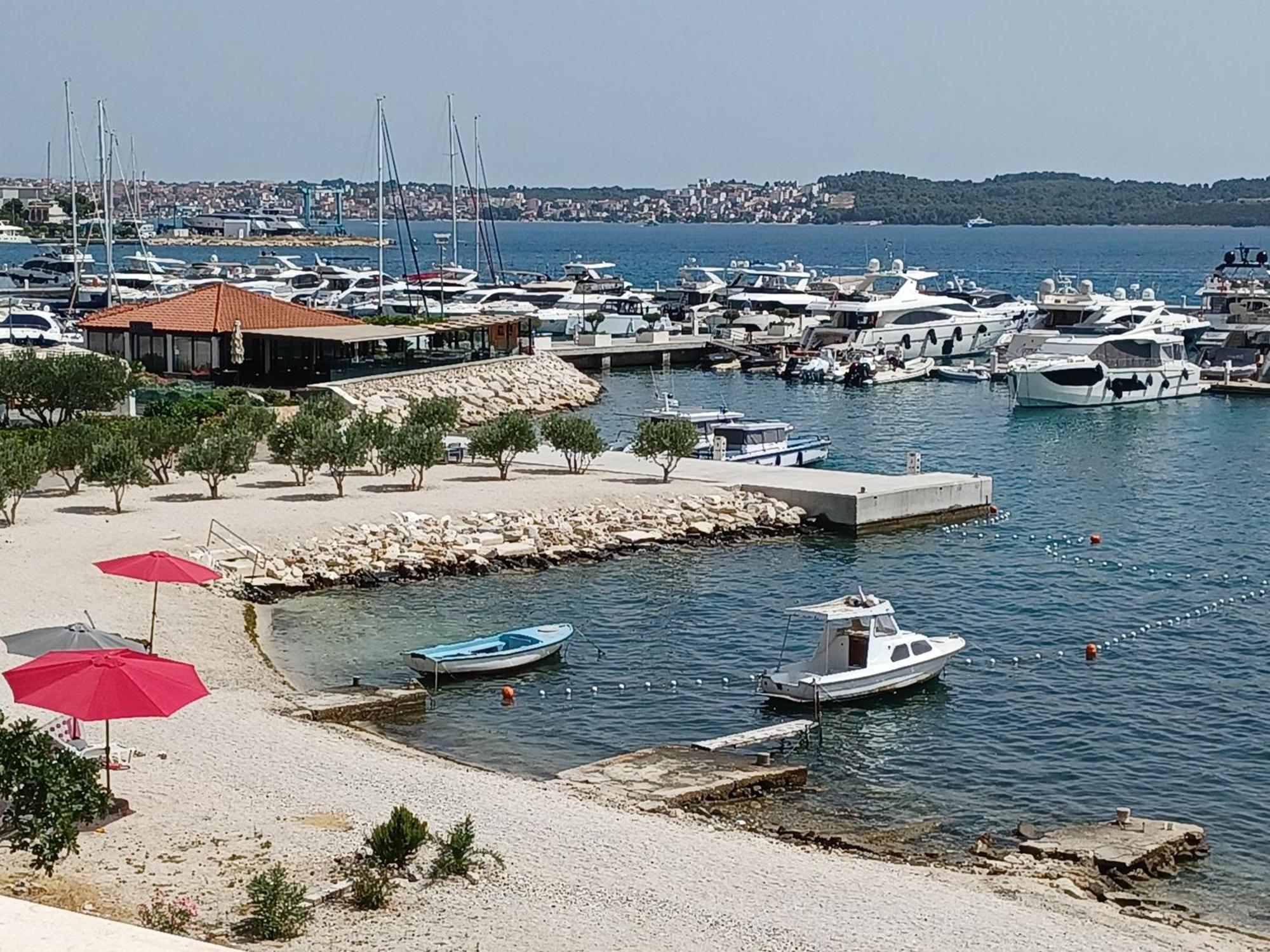 Apartments Amor Trogir Exterior photo