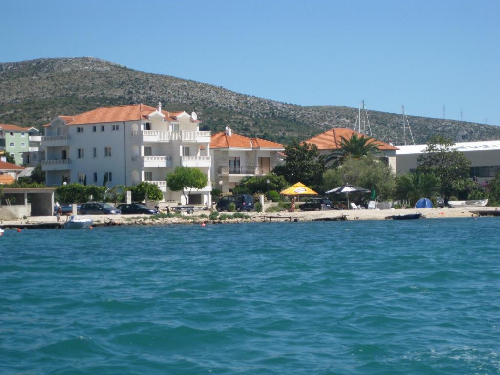 Apartments Amor Trogir Exterior photo