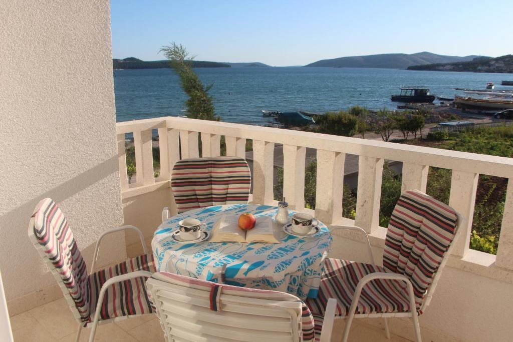 Apartments Amor Trogir Room photo