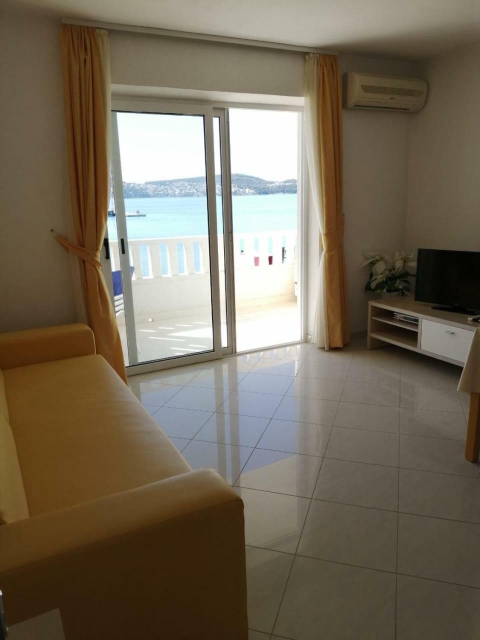 Apartments Amor Trogir Exterior photo