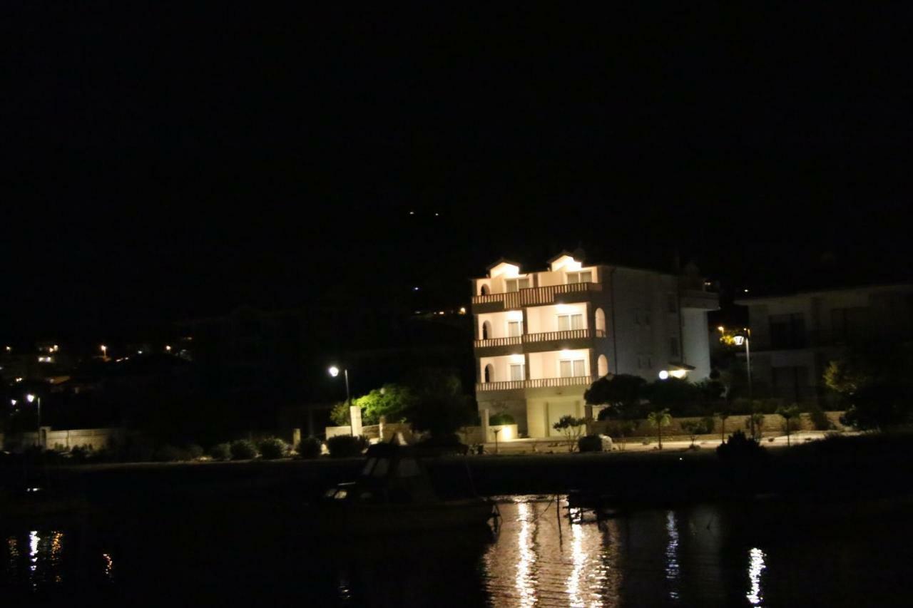 Apartments Amor Trogir Exterior photo