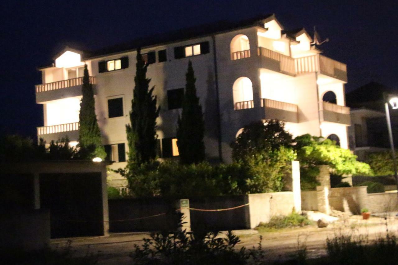 Apartments Amor Trogir Exterior photo