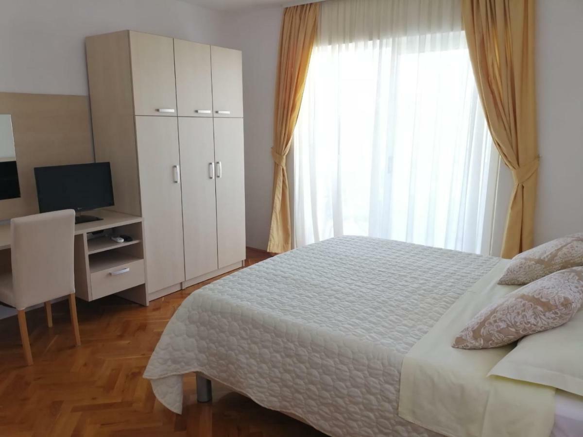 Apartments Amor Trogir Exterior photo