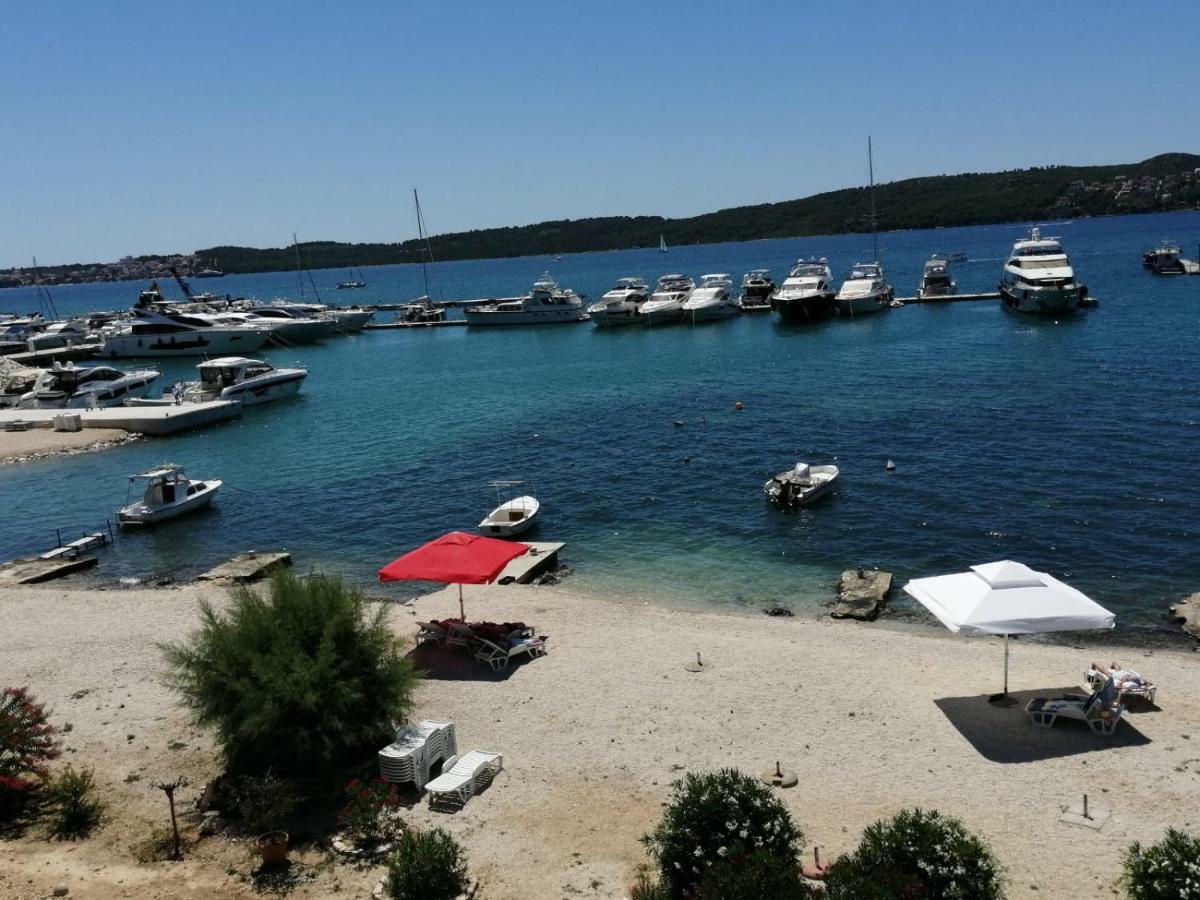 Apartments Amor Trogir Exterior photo
